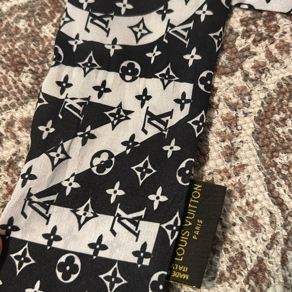 FLEUR PATTERN INFINITY BANDEAU / SILK SCARF - Picture 4 of 4